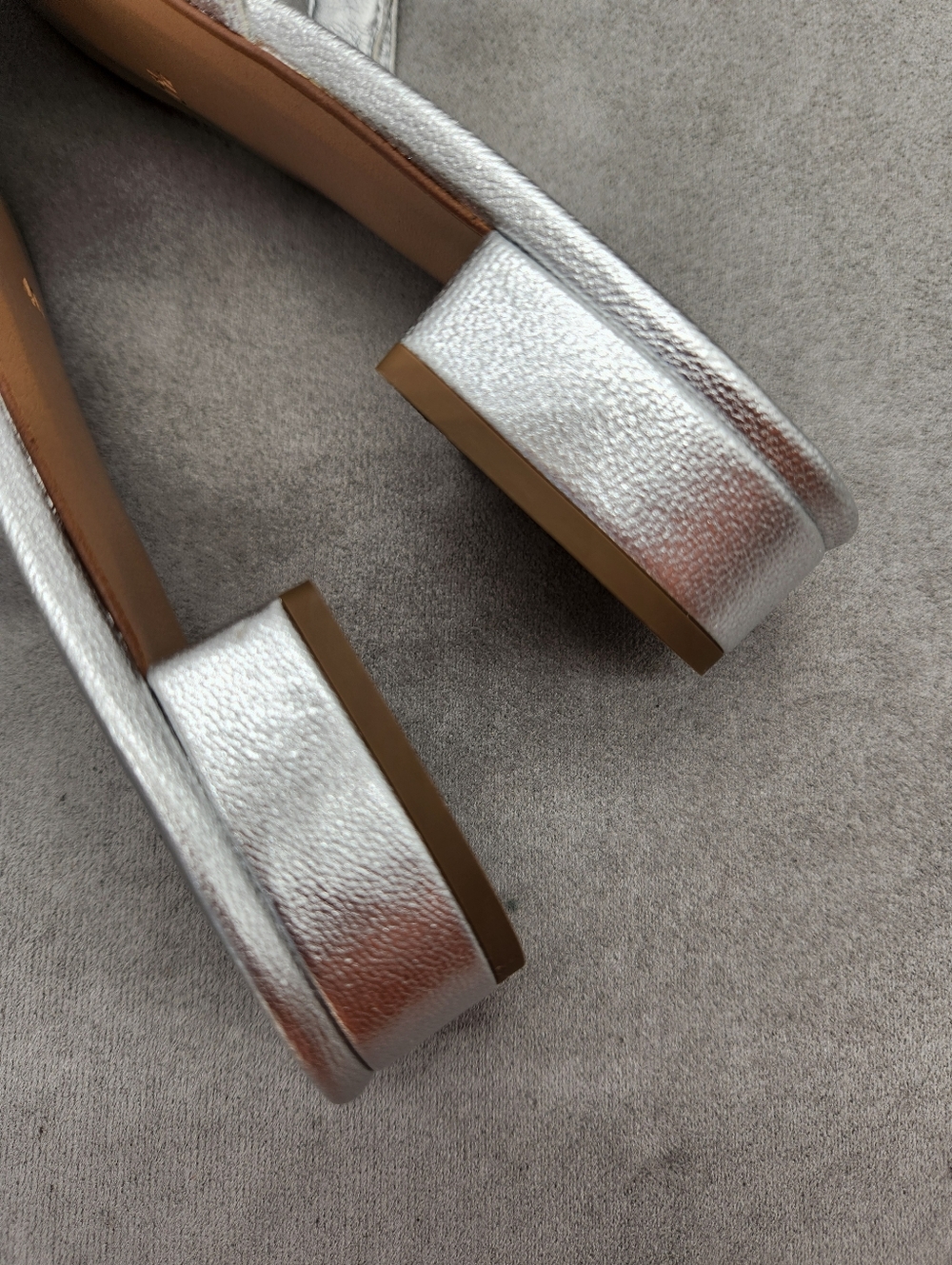 Bruno Magli Flat Mules 10.5 Silver Leather Pia Pointed Toe Made Italy New $395 - Picture 10 of 15